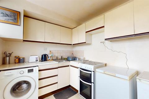 Flat 15, Fox House Allison Road, Bristol, BS4 4NT