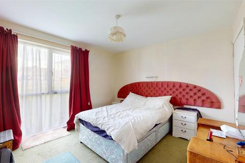 Flat 15, Fox House Allison Road, Bristol, BS4 4NT