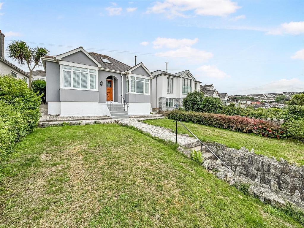 North Parade, Falmouth 4 bed detached bungalow for sale £575,000