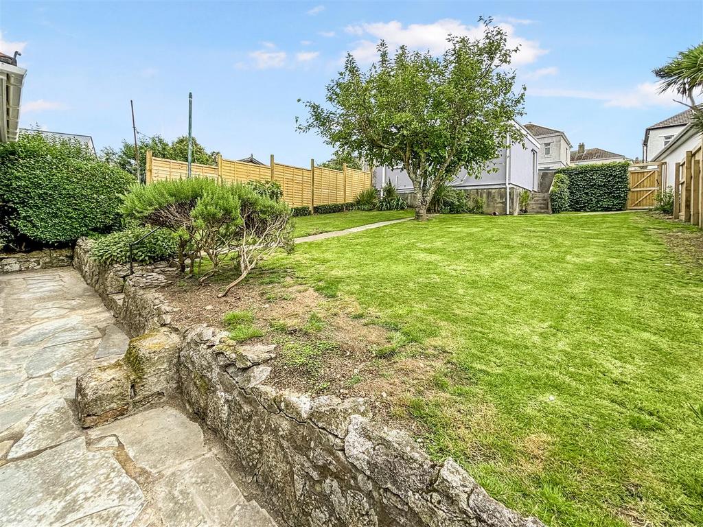 Rear Garden Alt.jpg