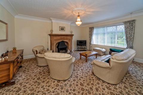 3 bedroom detached bungalow for sale, Great North Road, Sutton-On-Trent, Newark