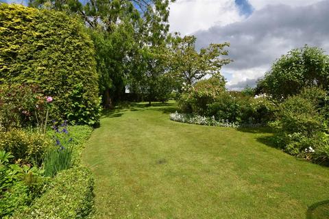 4 bedroom detached house for sale, 17 High Street, Morton, Bourne