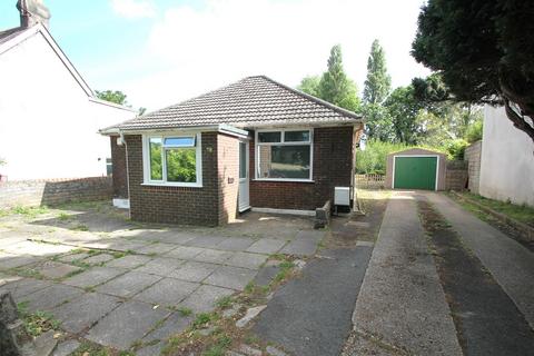 3 bedroom detached bungalow to rent, Parkstone Heights, Poole BH14