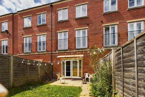 4 bedroom terraced house for sale, Longview Terrace, Boston