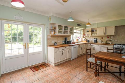 5 bedroom semi-detached house for sale, Gally Hill Road, Church Crookham GU52