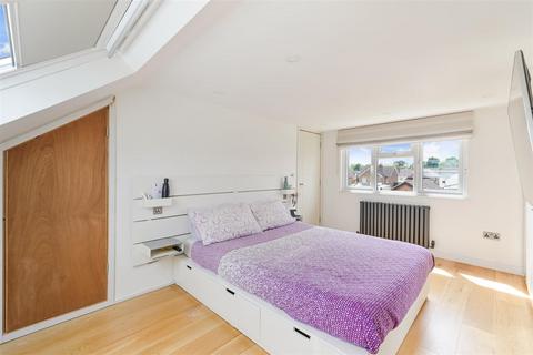 15 Bletchingley Close, Merstham, Redhill, RH1 3PL