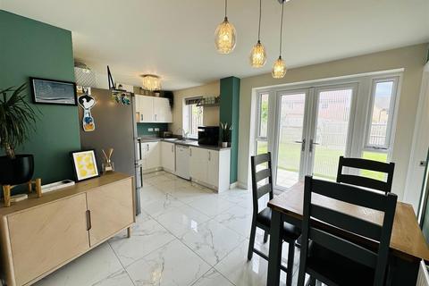 4 bedroom detached house for sale, Riverside Avenue, Barlby, Selby