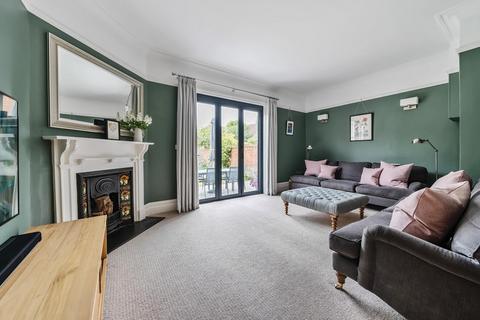 2b Grove Lane, Kingston Upon Thames, KT1 2SU