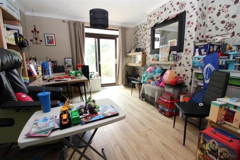 72 Arundel Road, Littlehampton, BN17 7DF