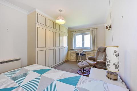 1 bedroom retirement property for sale, Henty Gardens, Chichester