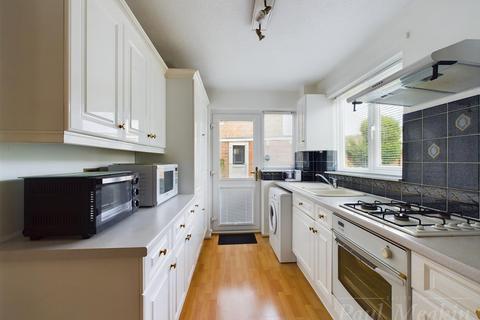 2 Peacock Gardens, South Croydon, CR2 8TE