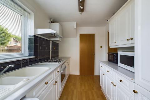 2 Peacock Gardens, South Croydon, CR2 8TE