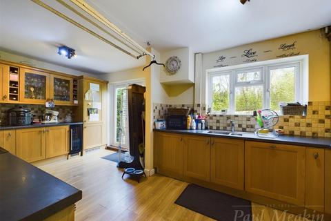 20 Rowdown Crescent, New Addington, Croydon, CR0 0HQ