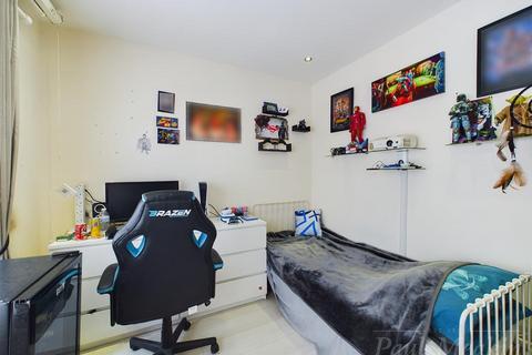 20 Rowdown Crescent, New Addington, Croydon, CR0 0HQ
