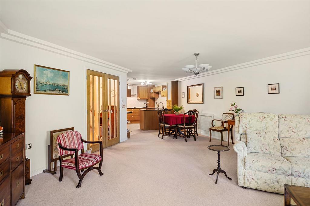 Open plan plan living / kitchen / dining area