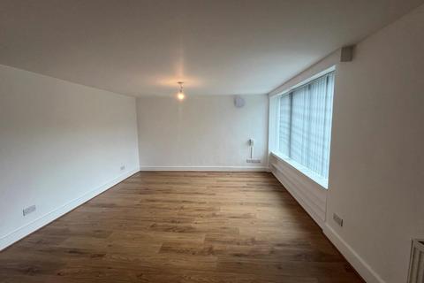 2 bedroom flat to rent, London Road, Preston BN1