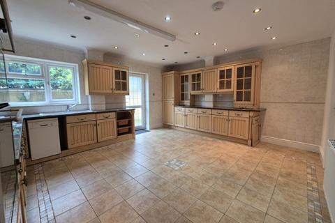 6 bedroom semi-detached house to rent, Buffery Road, Dudley