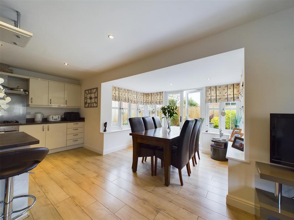 Kitchen/ living/ diner