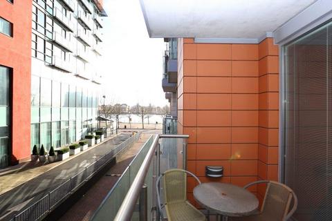 1 bedroom apartment to rent, The Oxygen, Royal Victoria Dock, E16