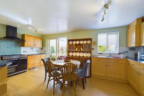 3 bedroom detached house for sale, Thixendale Road, Bridlington