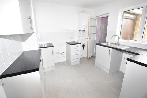 3 bedroom end of terrace house for sale, St. Christophers Close, Canvey Island SS8