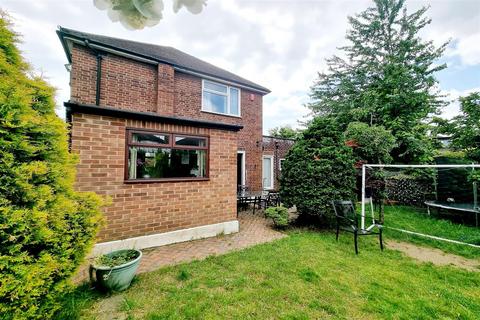 4 bedroom detached house for sale, Ashurst Road, Cockfosters