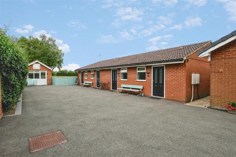 4 bedroom detached bungalow for sale, Carlton Road, Carlton Miniott, Thirsk