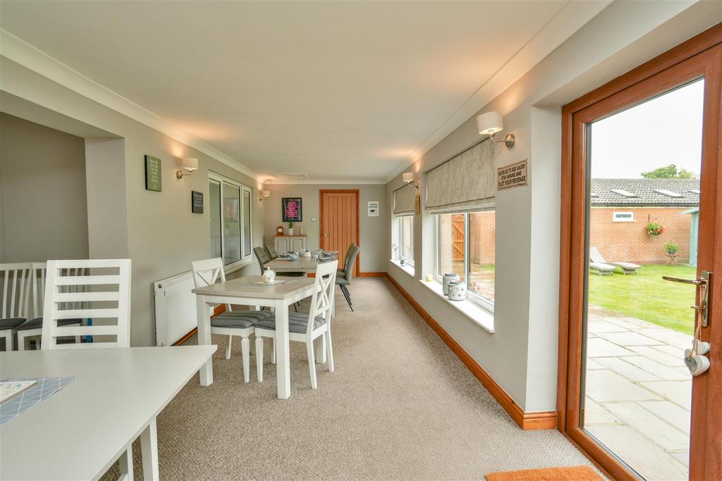 Reception Room / Dining Area