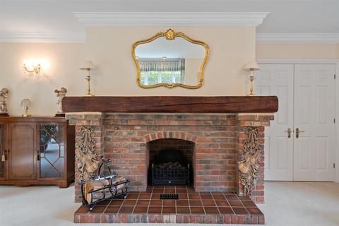 8 Beech Park Drive, Barnt Green, Birmingham, B45 8LZ