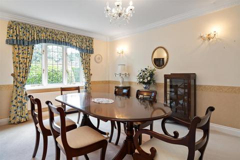 8 Beech Park Drive, Barnt Green, Birmingham, B45 8LZ