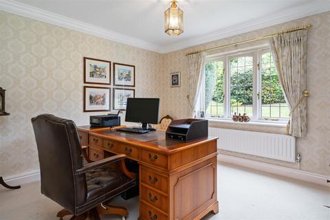 8 Beech Park Drive, Barnt Green, Birmingham, B45 8LZ