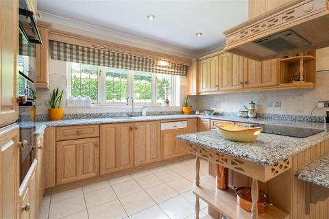 8 Beech Park Drive, Barnt Green, Birmingham, B45 8LZ