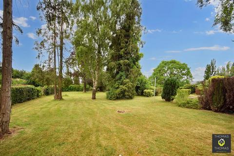 3 bedroom detached bungalow for sale, Gloucester Road, Corse, Gloucester