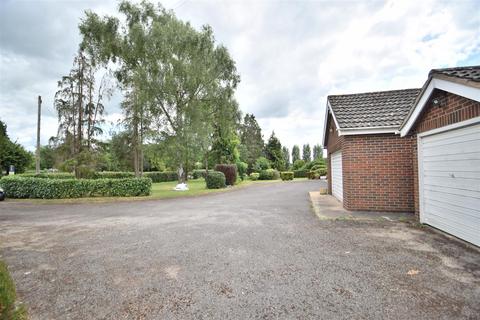 3 bedroom detached bungalow for sale, Gloucester Road, Corse, Gloucester