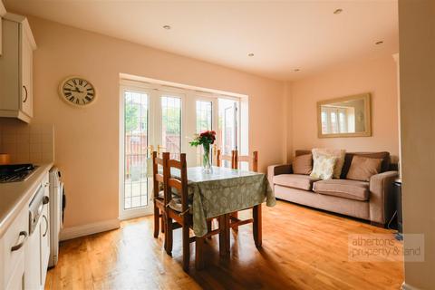 3 bedroom townhouse for sale, Pendle Drive, Whalley, Clitheroe