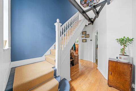 31 Brook Lane, Bromley, BR1 4PU