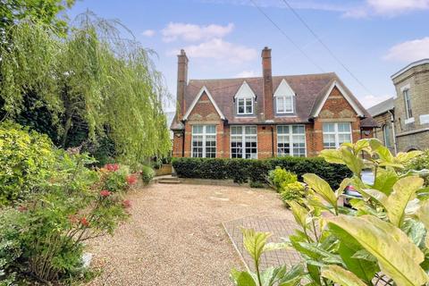 3 bedroom semi-detached house for sale, Chapel Hill, Stansted CM24