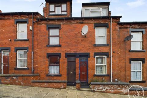 4 bedroom terraced house for sale, Hovingham Mount, Leeds