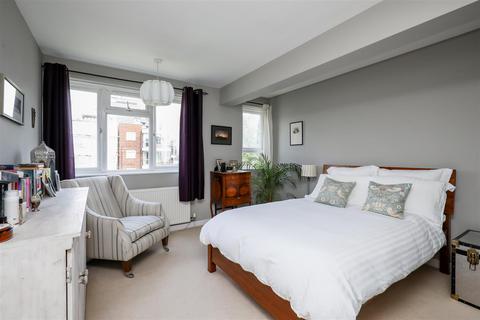 2 bedroom flat for sale, St. John's Avenue, London