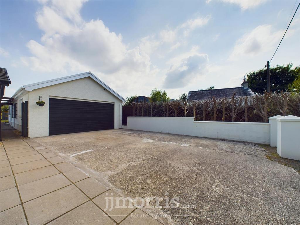 Detached GArage