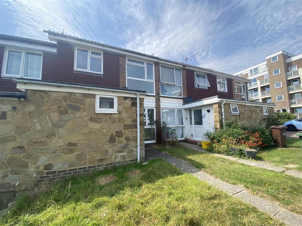Harewood Close, BexhillOnSea 3 bed terraced house to rent £1,350