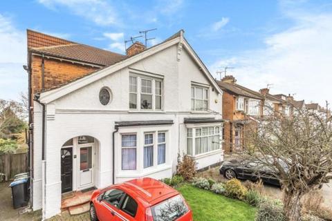 3 bedroom maisonette for sale, Green Dragon Lane, London