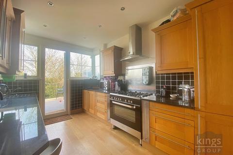 60a Green Dragon Lane, London, N21 2LH