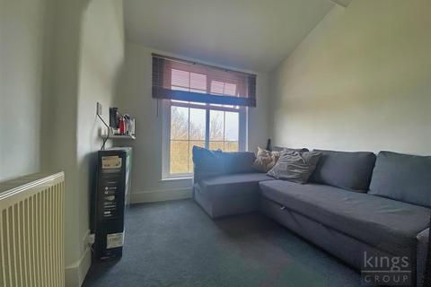 60a Green Dragon Lane, London, N21 2LH