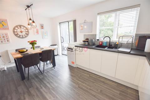 14 High View, Sheffield, S5 8YE