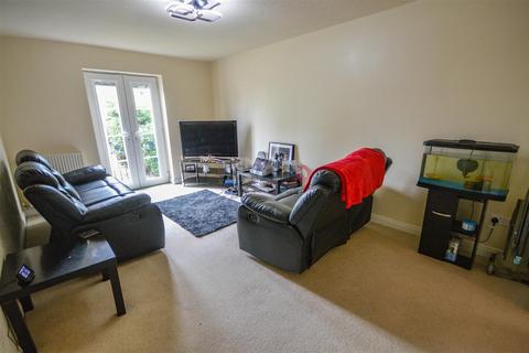 2 bedroom flat for sale, Windle Court, Treeton, Rotherham, S60