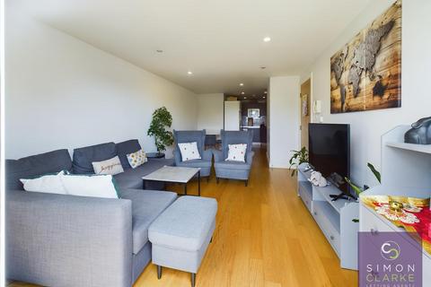 2 bedroom apartment to rent, Holden Avenue, Woodside Park, N12