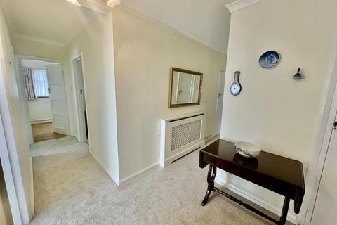 3 bedroom flat for sale, Sutton Road, Seaford