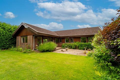 3 bedroom detached bungalow for sale, Leigham Drive, Harborne, Birmingham, B17