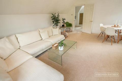 3 bedroom apartment for sale, Wolsey Road, East Molesey KT8